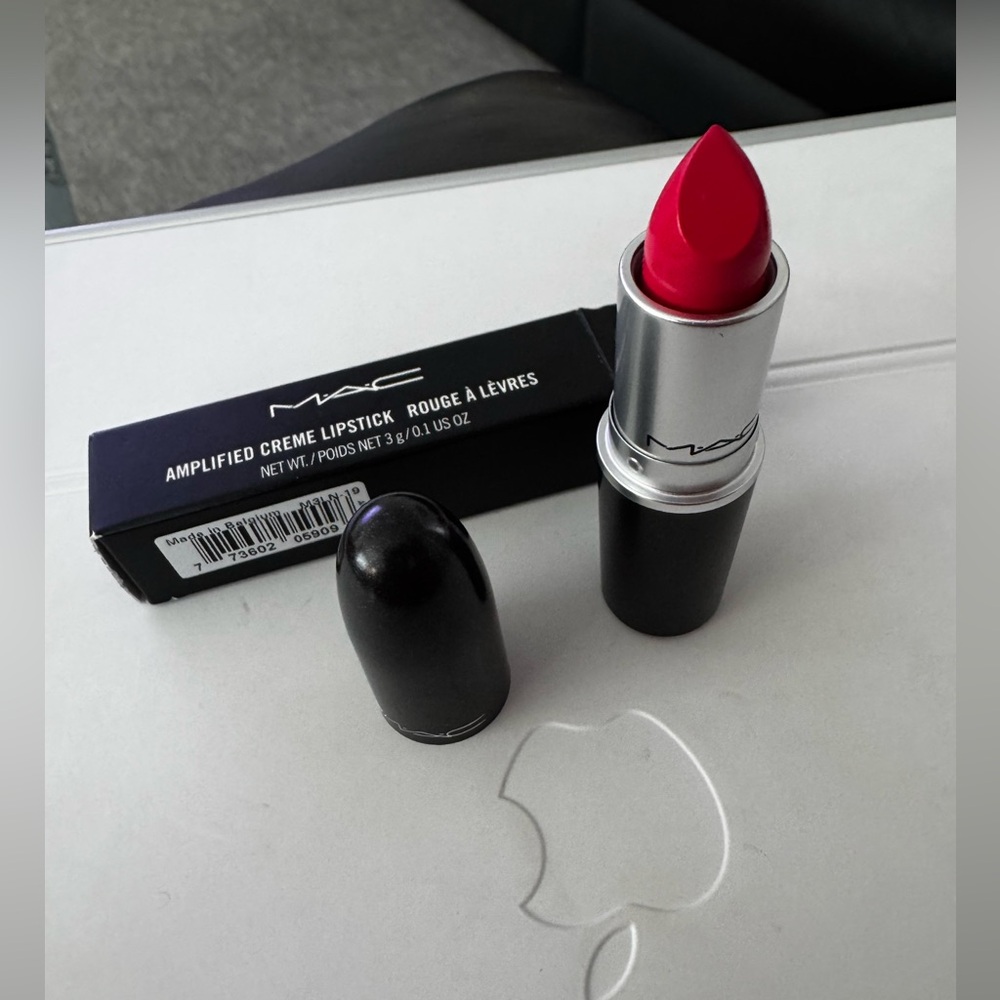 MAC Cosmetics Amplified Creme Lipstick - color: Impassioned (pink)
